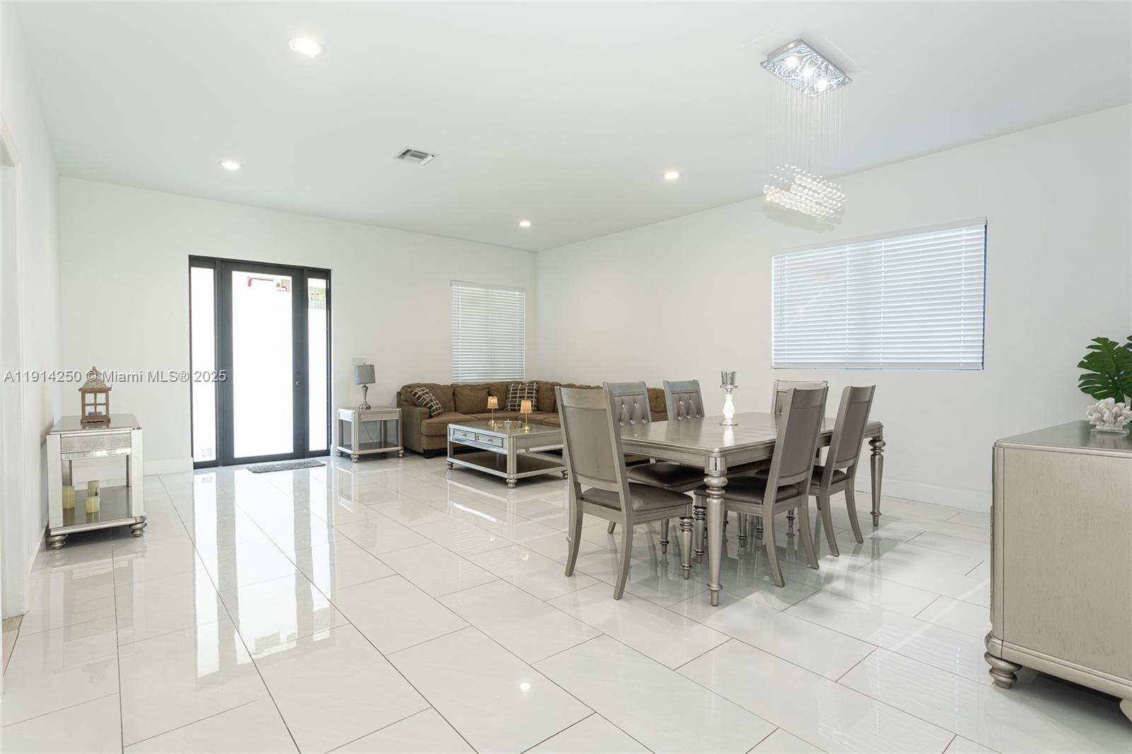 5712 SW 19th St West Park, FL 33023