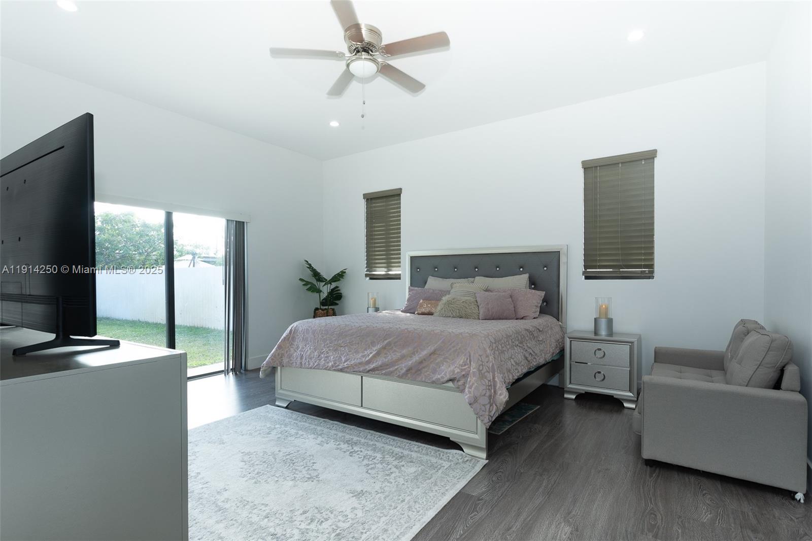 5712 SW 19th St West Park, FL 33023