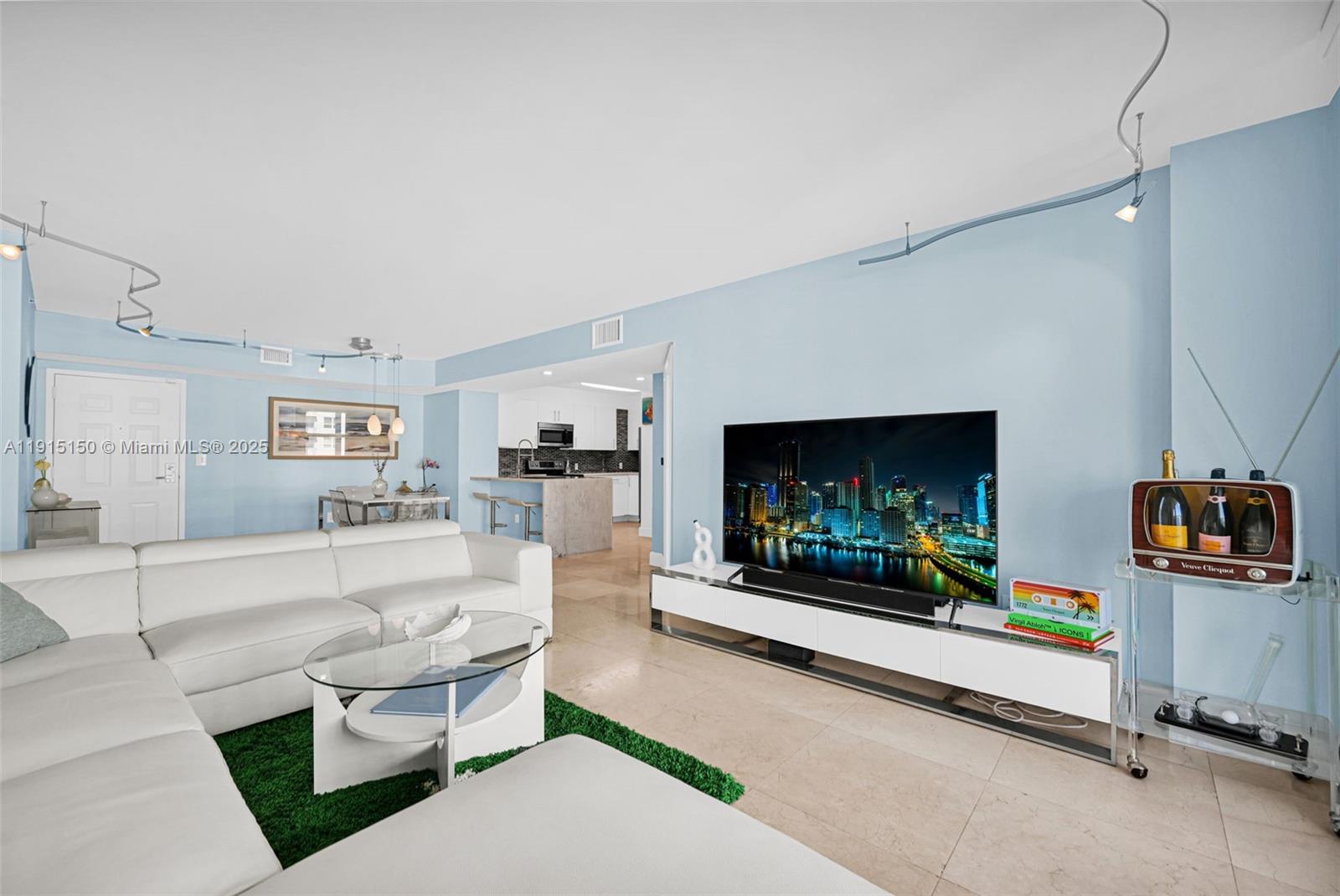 1155 Brickell Bay Dr #2004 Miami, FL 33131