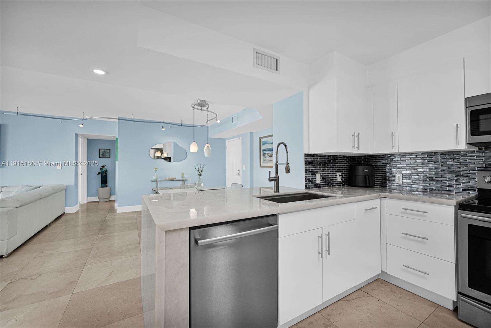 1155 Brickell Bay Dr #2004 Miami, FL 33131