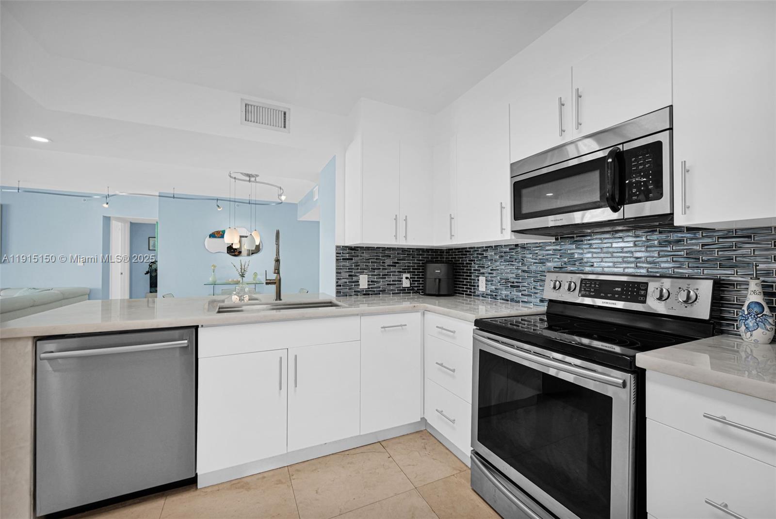 1155 Brickell Bay Dr #2004 Miami, FL 33131