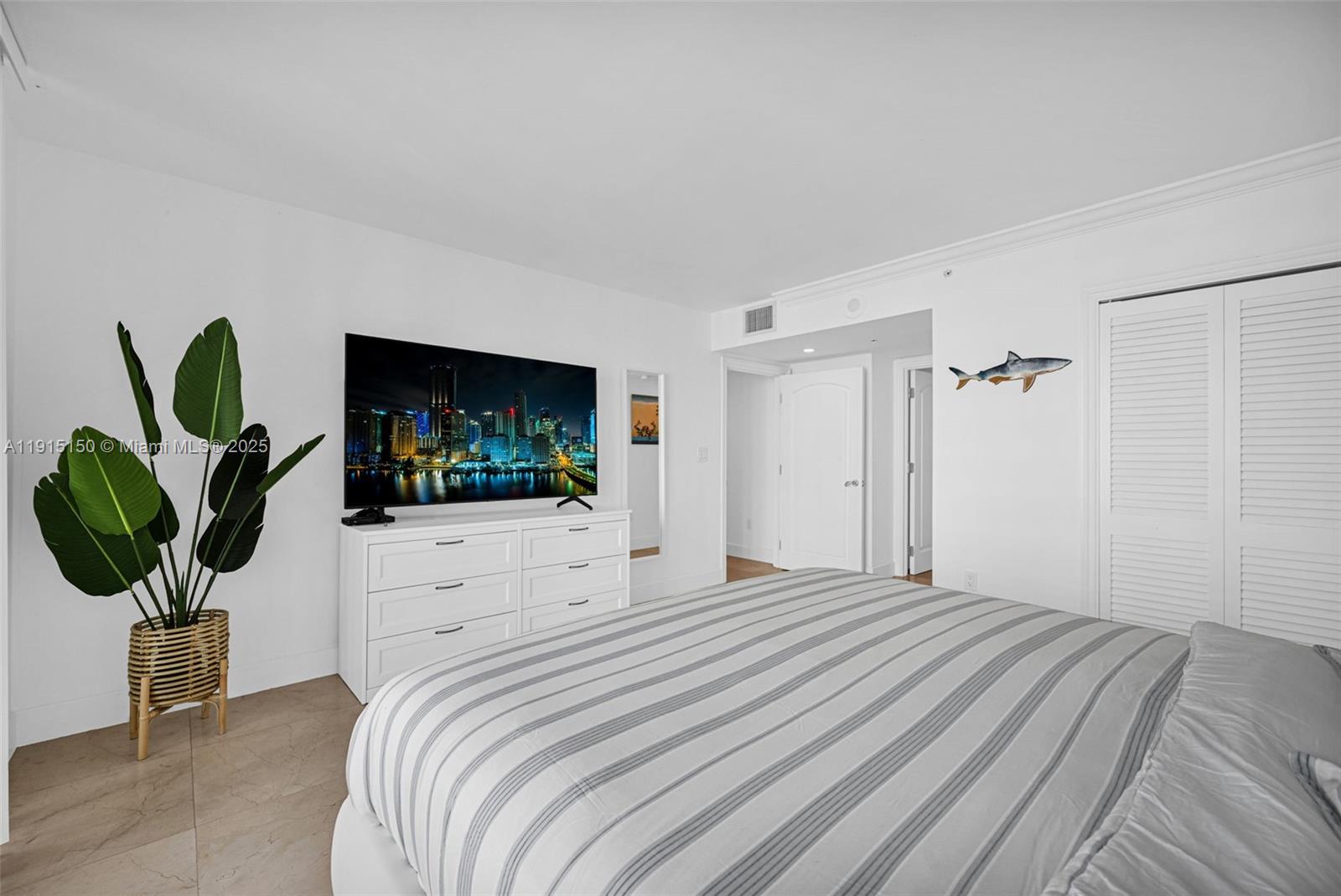 1155 Brickell Bay Dr #2004 Miami, FL 33131