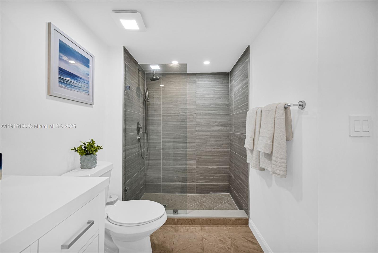 1155 Brickell Bay Dr #2004 Miami, FL 33131