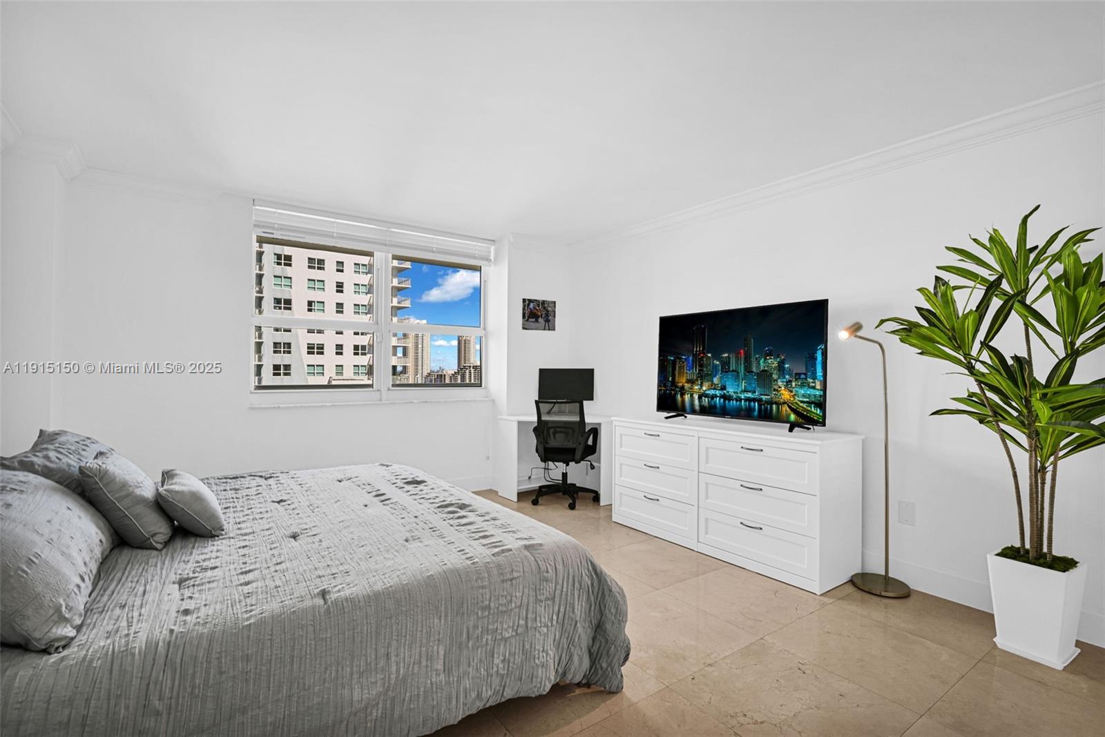 1155 Brickell Bay Dr #2004 Miami, FL 33131