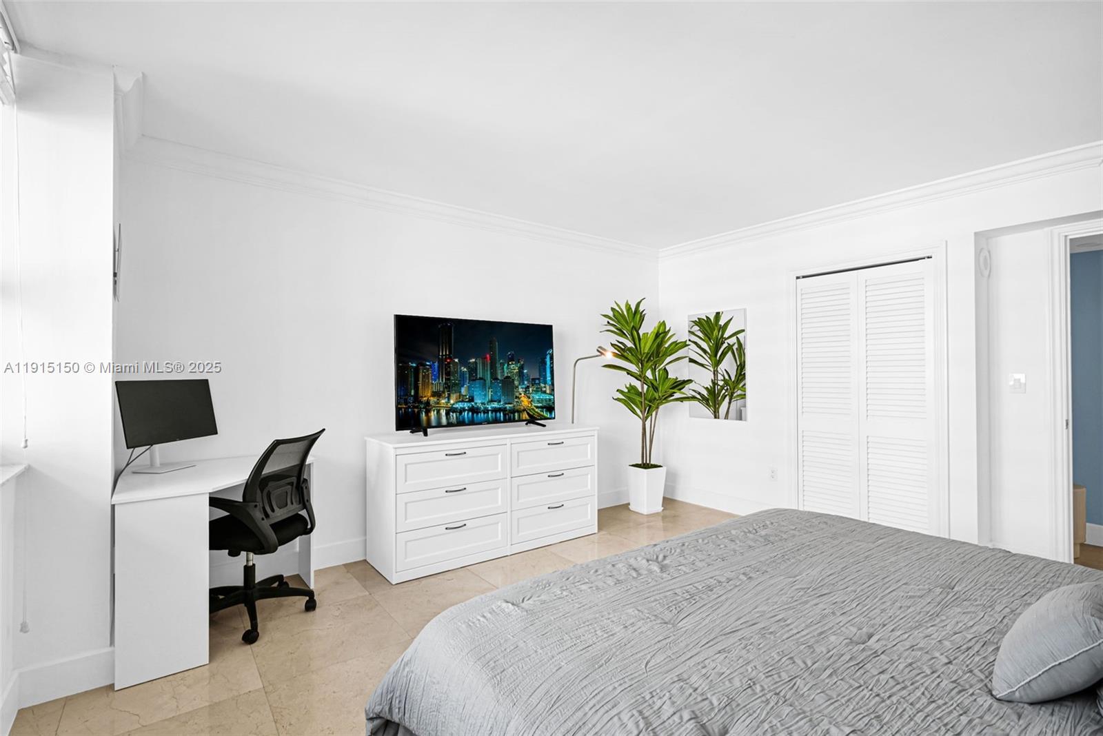 1155 Brickell Bay Dr #2004 Miami, FL 33131