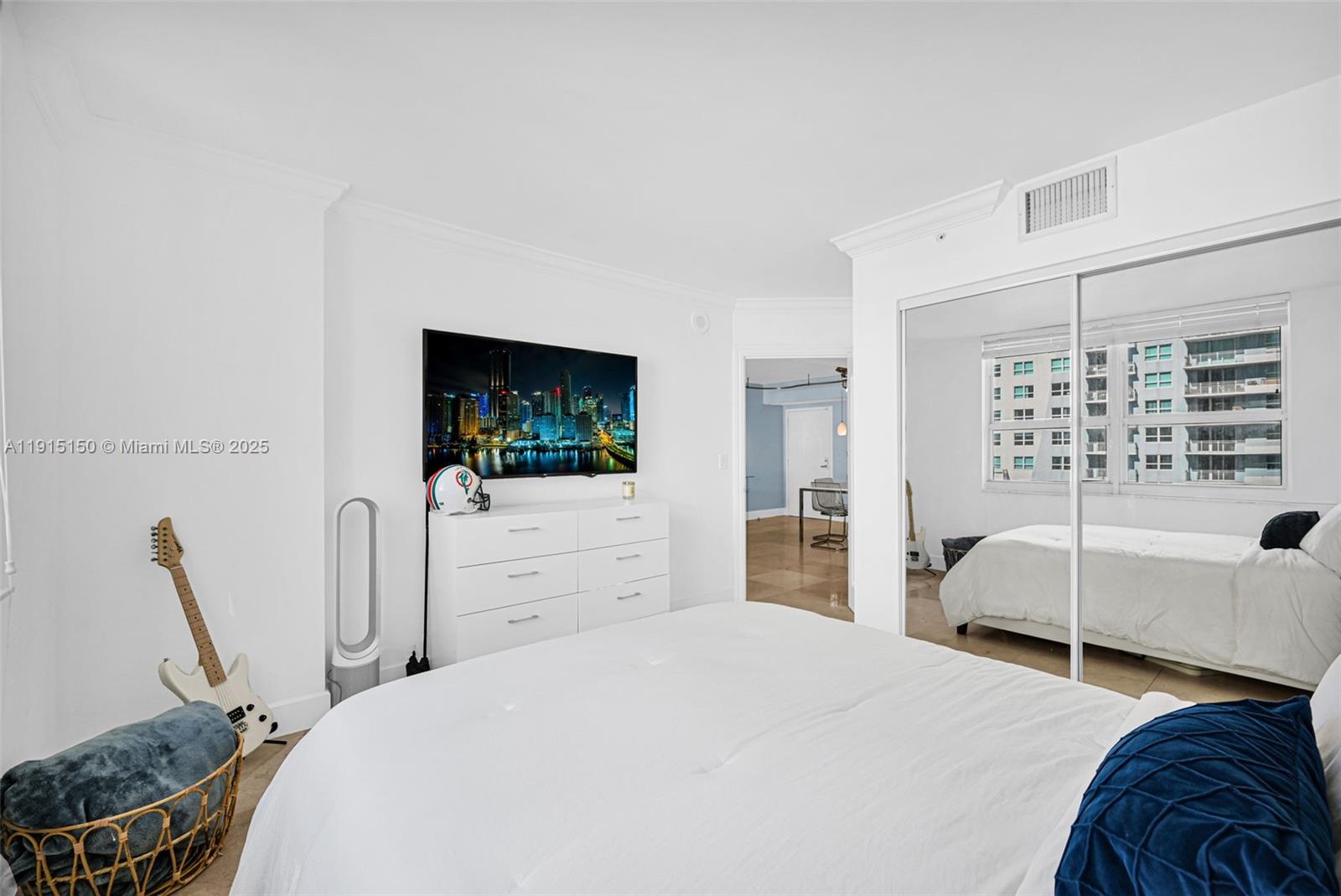 1155 Brickell Bay Dr #2004 Miami, FL 33131