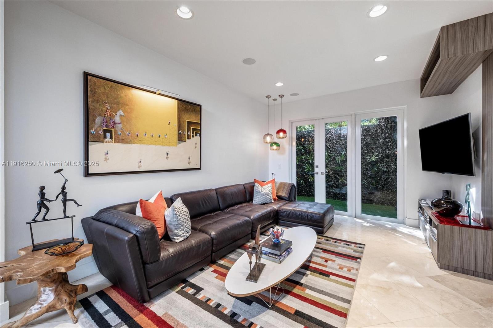 3965 194th Ln Sunny Isles Beach, FL 33160