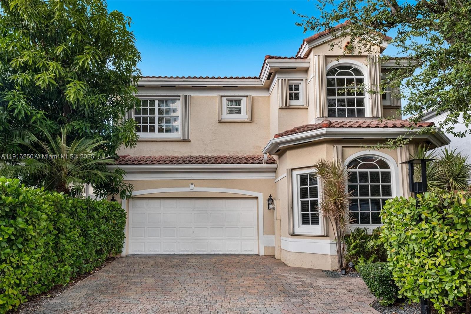 3965 194th Ln Sunny Isles Beach, FL 33160