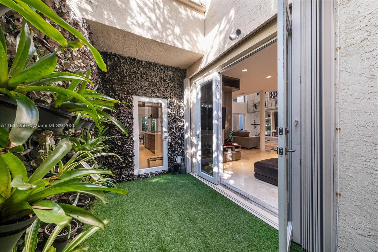 3965 194th Ln Sunny Isles Beach, FL 33160