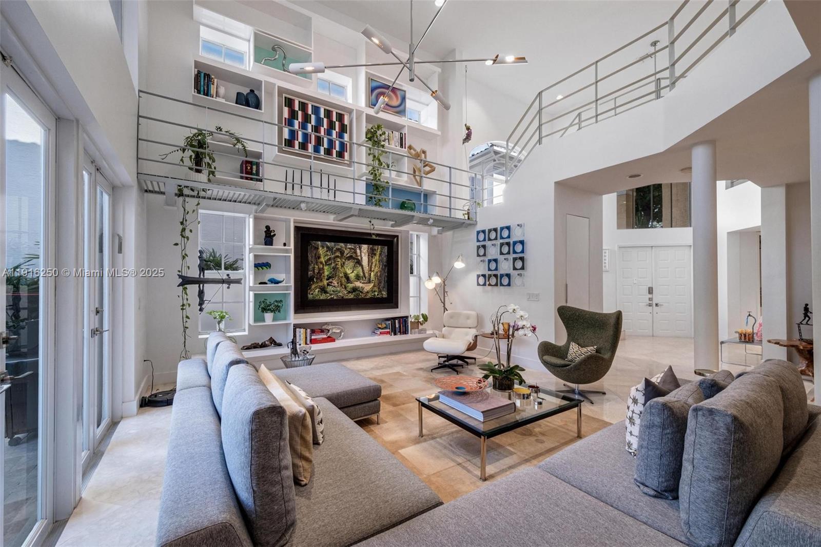 3965 194th Ln Sunny Isles Beach, FL 33160