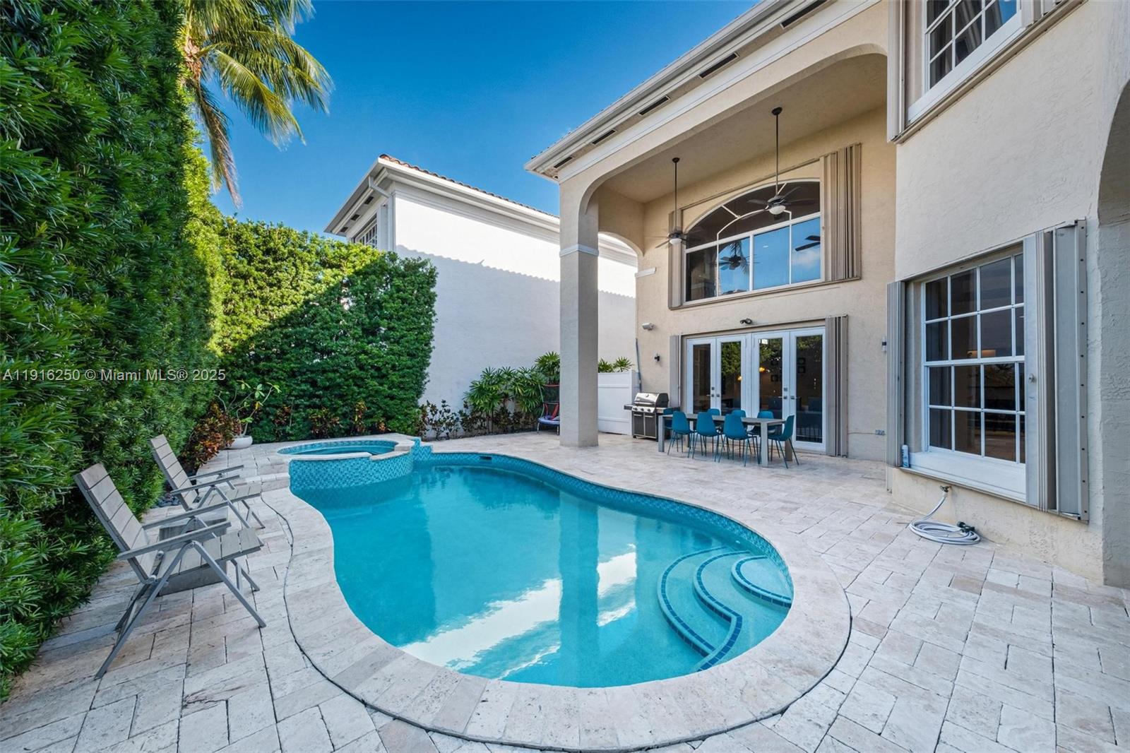 3965 194th Ln Sunny Isles Beach, FL 33160