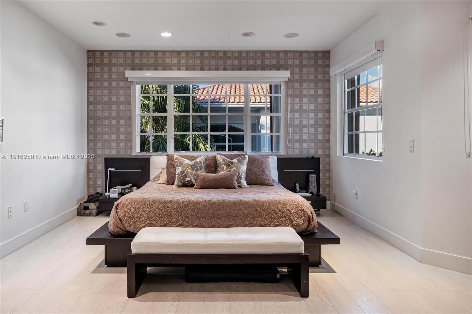 3965 194th Ln Sunny Isles Beach, FL 33160