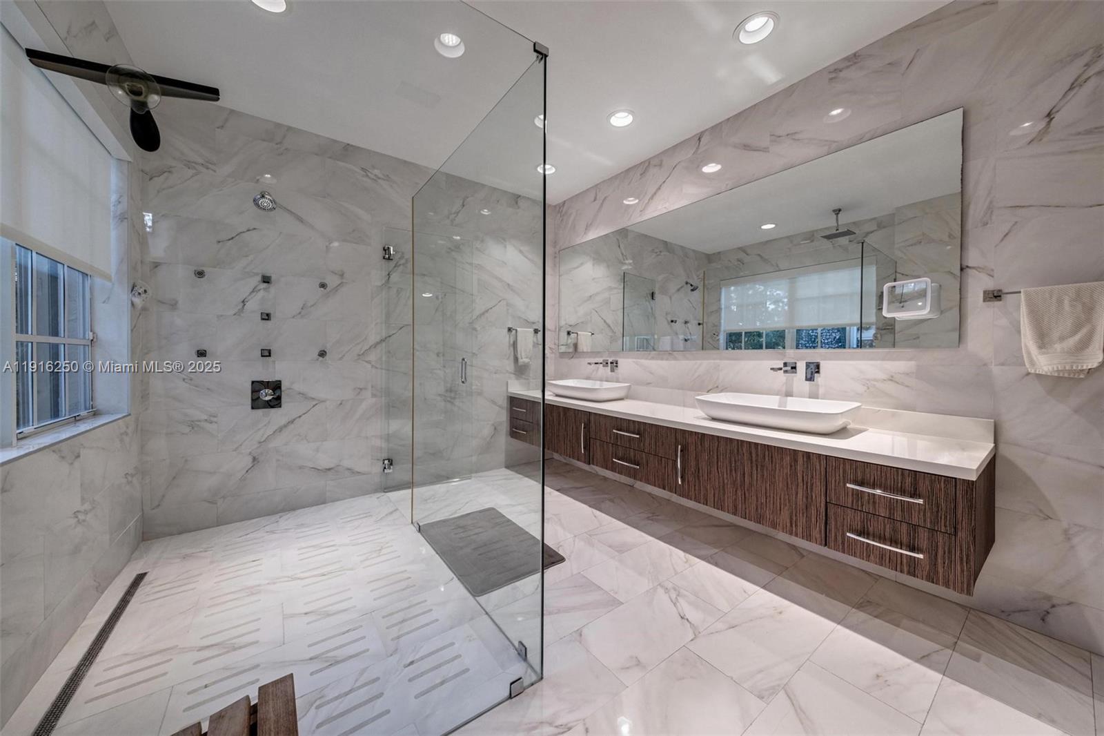 3965 194th Ln Sunny Isles Beach, FL 33160