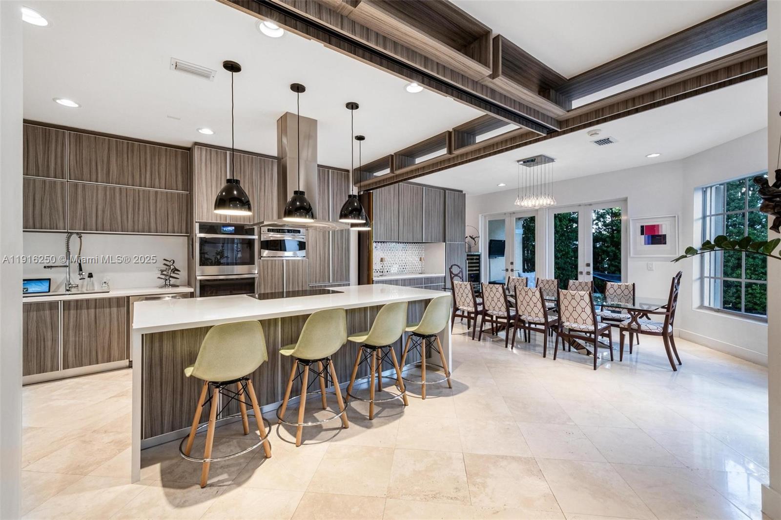 3965 194th Ln Sunny Isles Beach, FL 33160