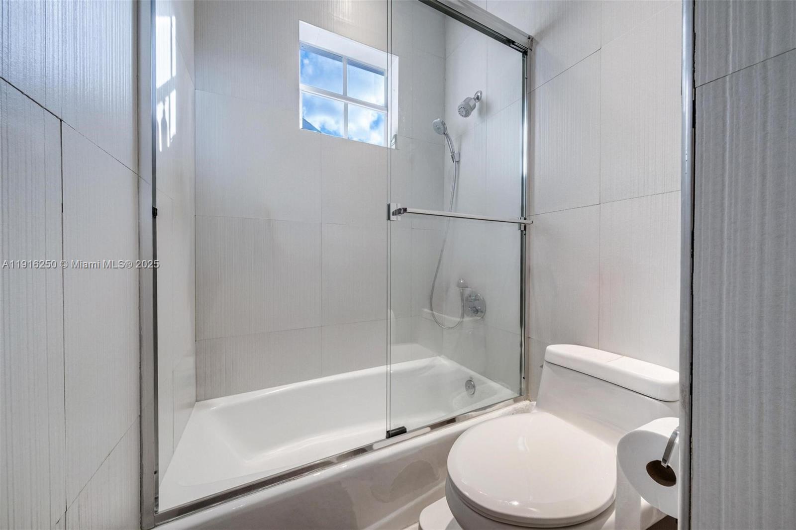 3965 194th Ln Sunny Isles Beach, FL 33160