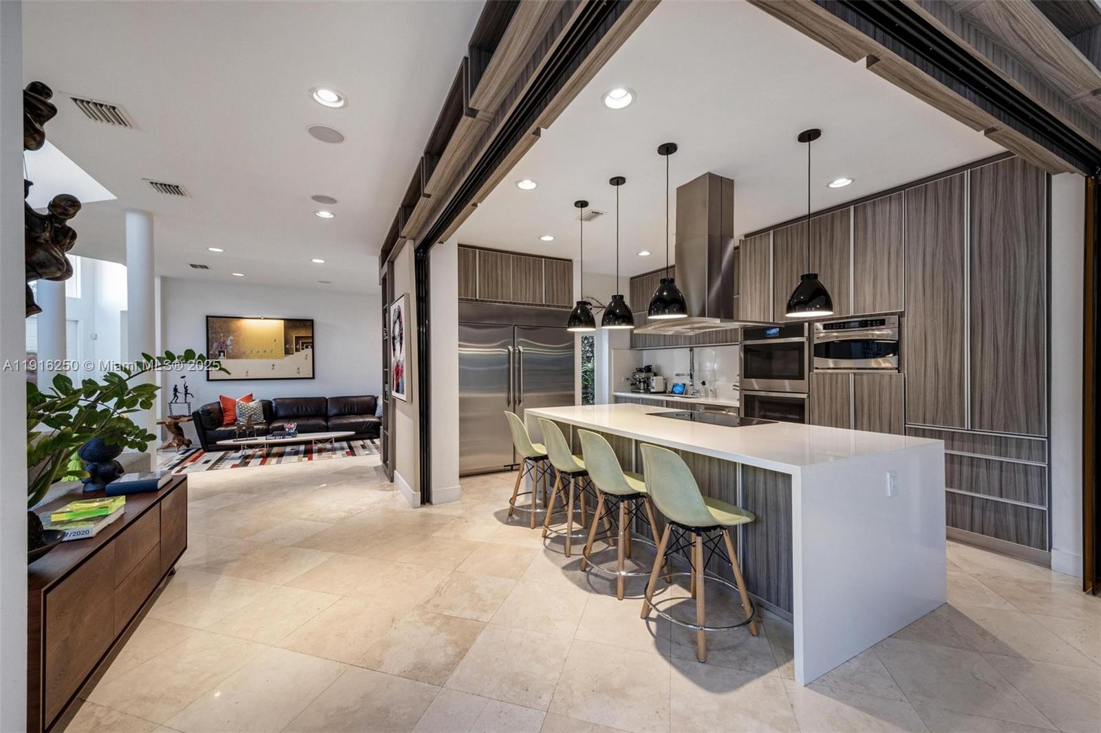 3965 194th Ln Sunny Isles Beach, FL 33160