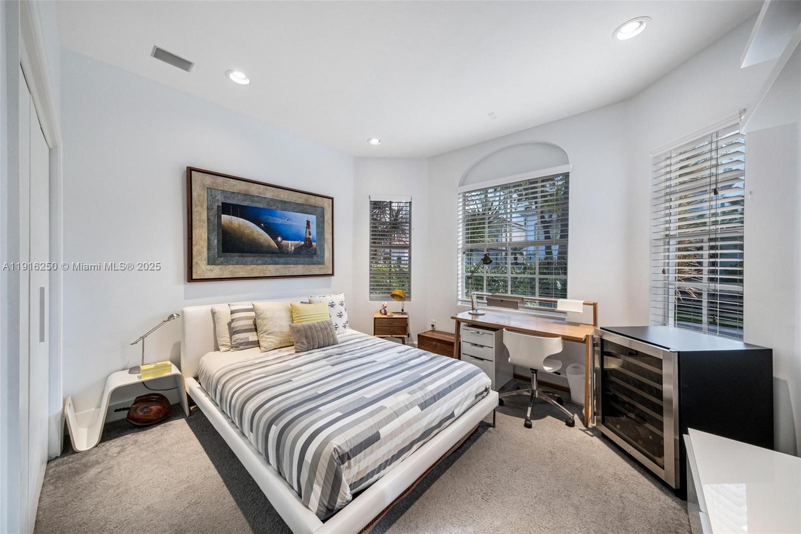 3965 194th Ln Sunny Isles Beach, FL 33160