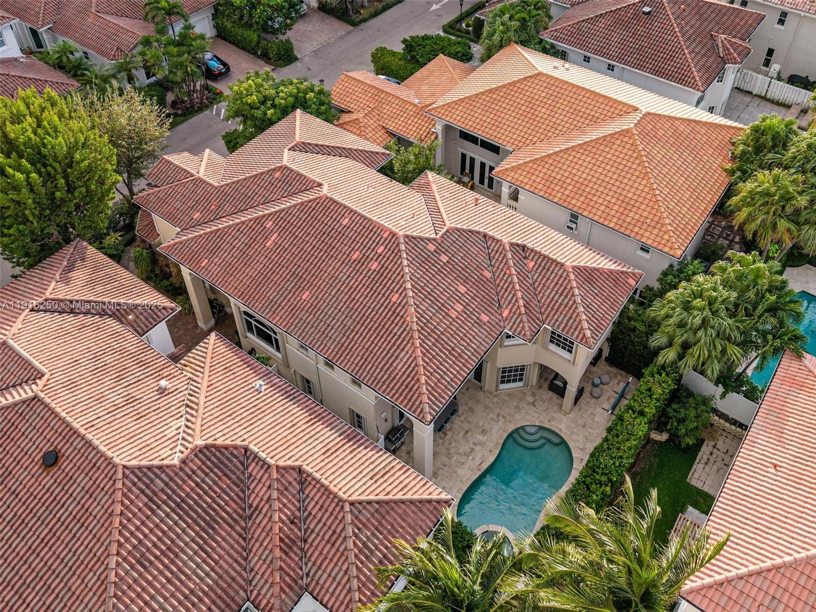 3965 194th Ln Sunny Isles Beach, FL 33160