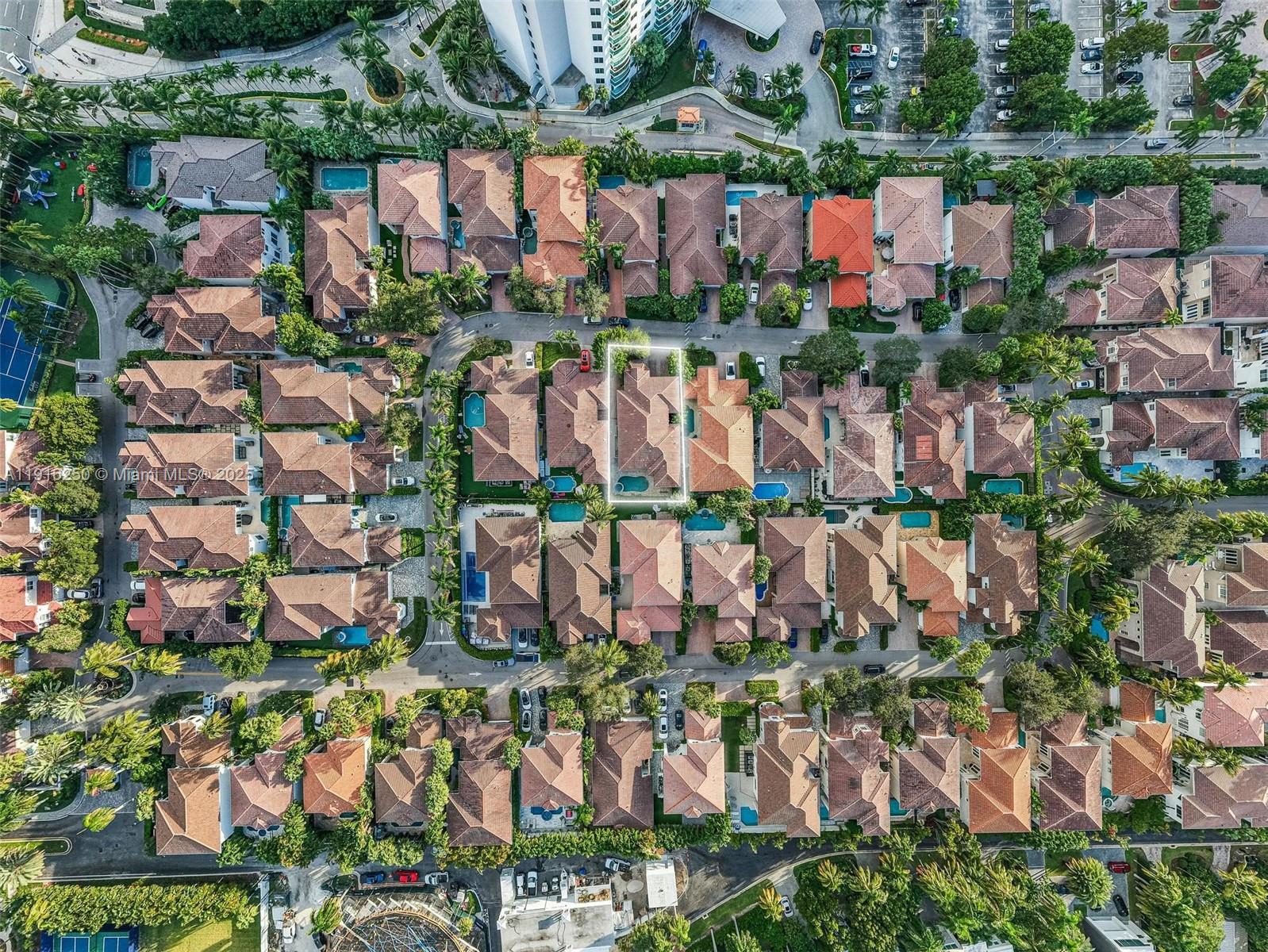 3965 194th Ln Sunny Isles Beach, FL 33160