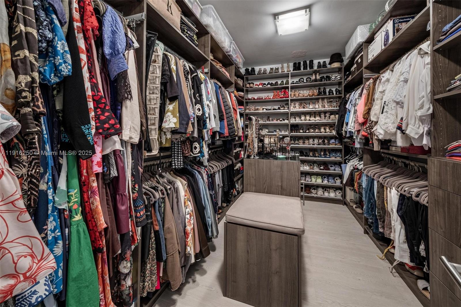 3965 194th Ln Sunny Isles Beach, FL 33160