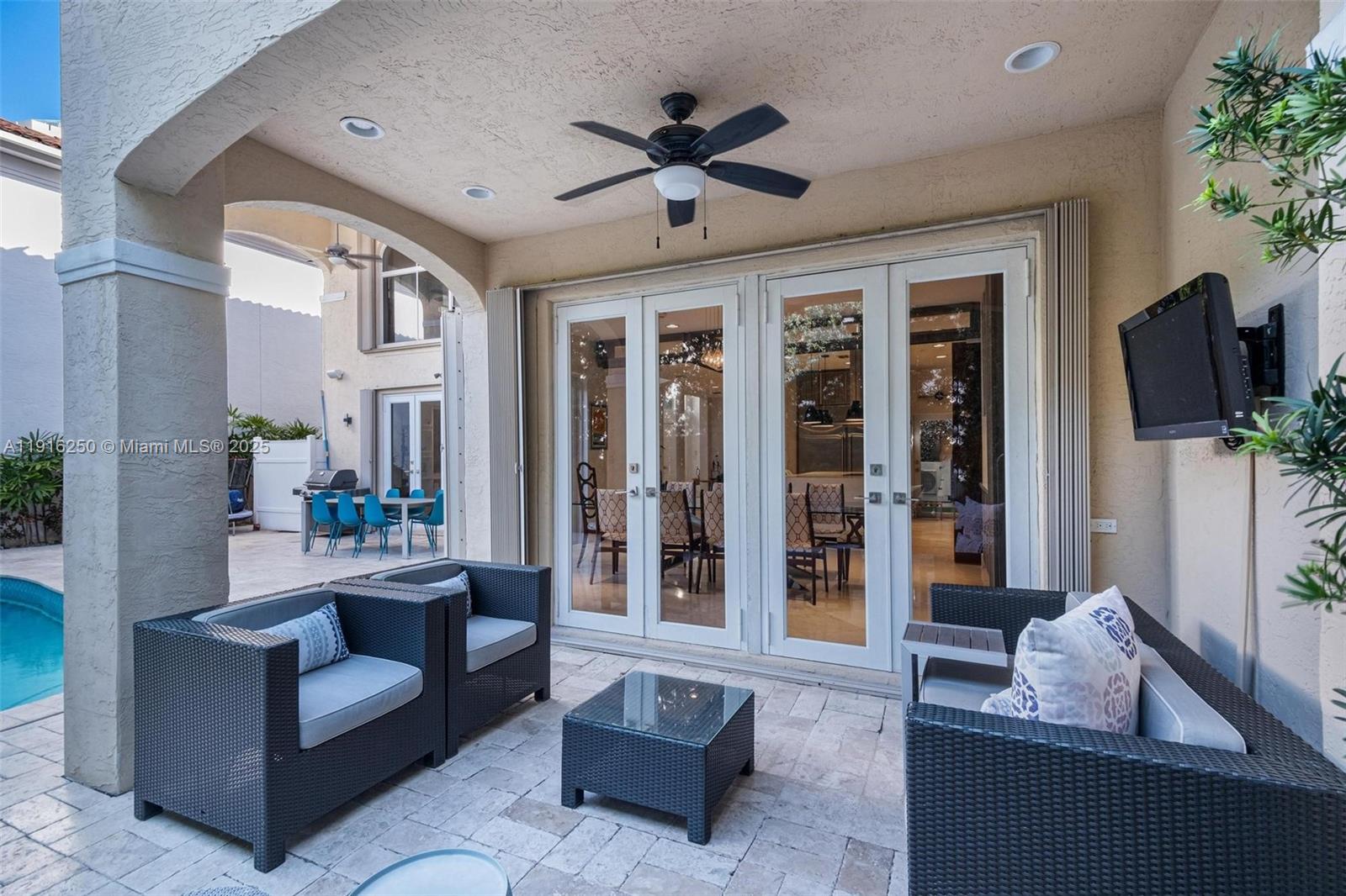 3965 194th Ln Sunny Isles Beach, FL 33160