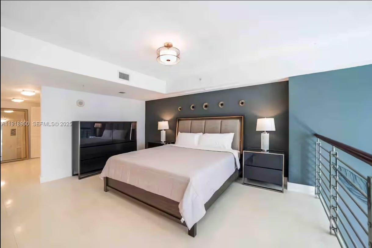 image Brickell on the River South12