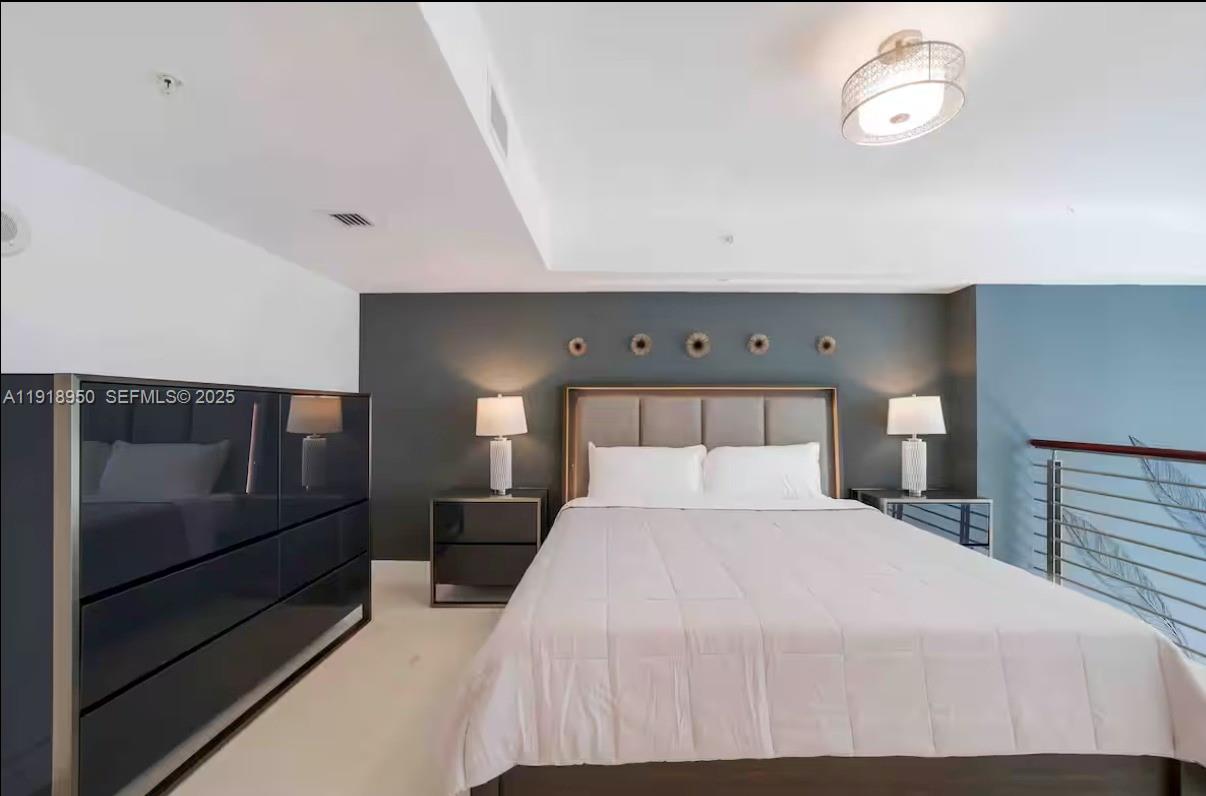 image Brickell on the River South13