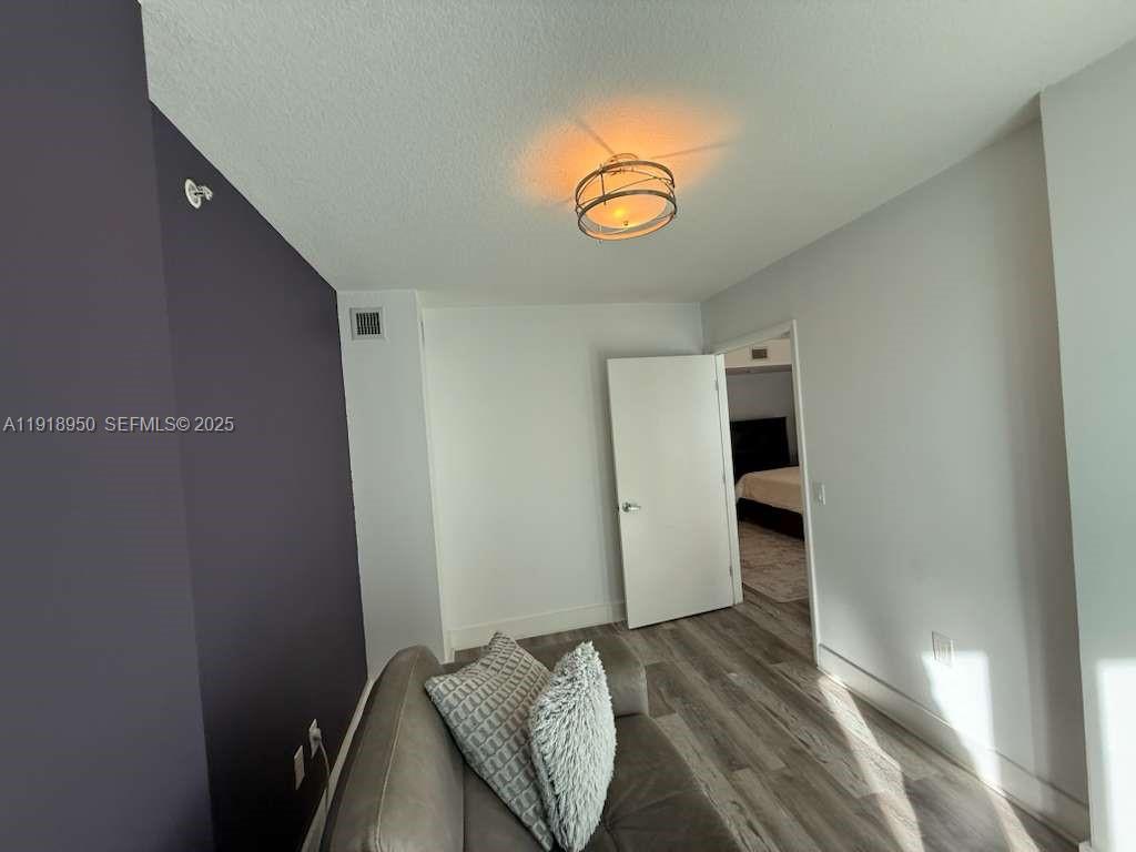 image Brickell on the River South19