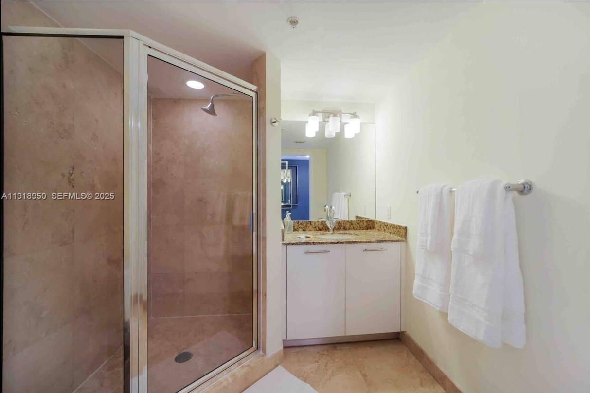 image Brickell on the River South24