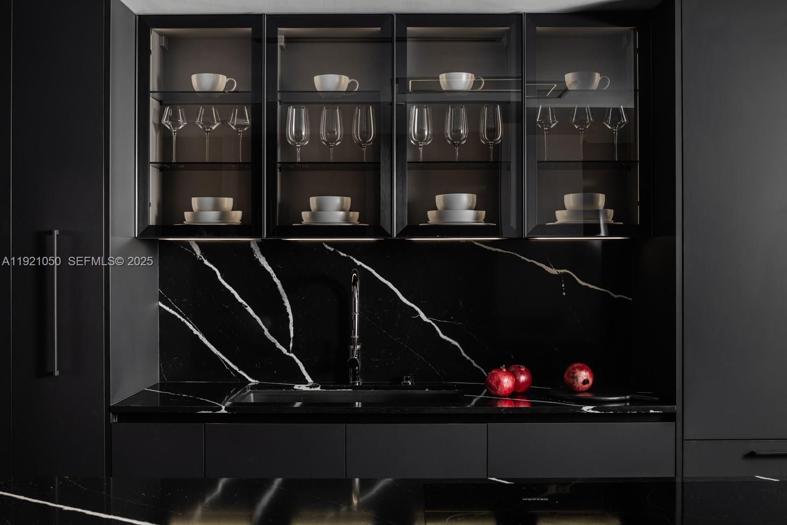 5875 Collins Ave #902 Miami Beach, FL 33140