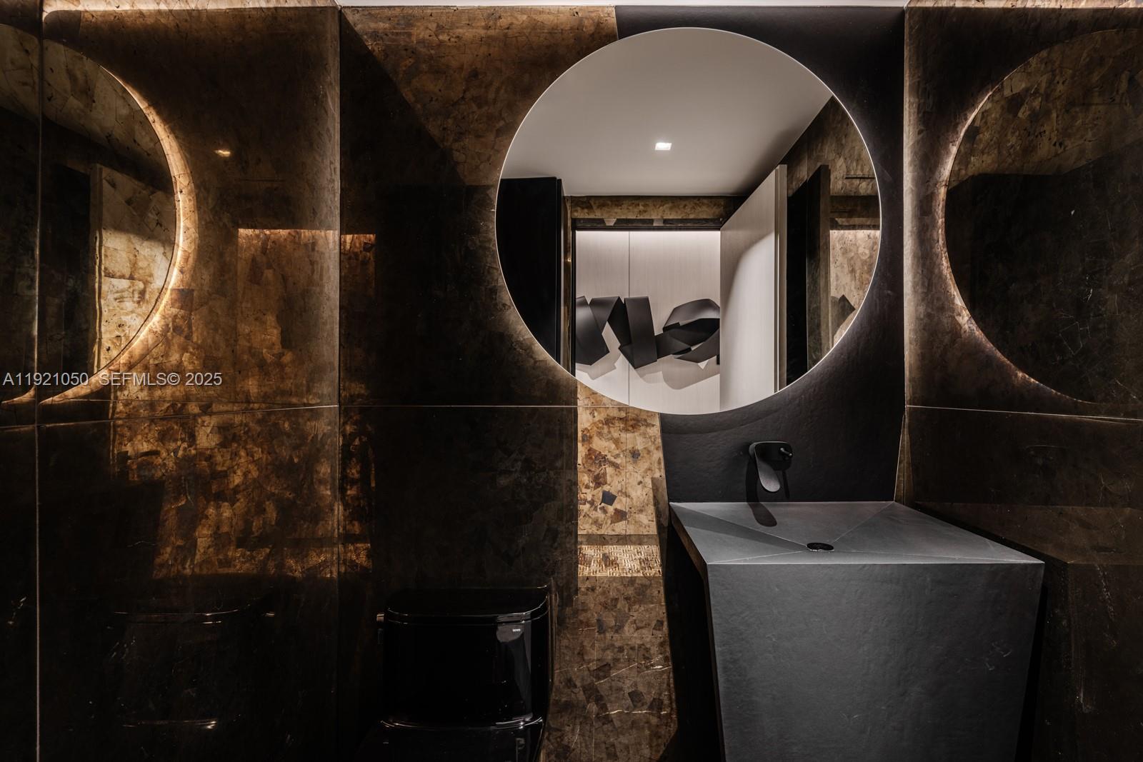 5875 Collins Ave #902 Miami Beach, FL 33140