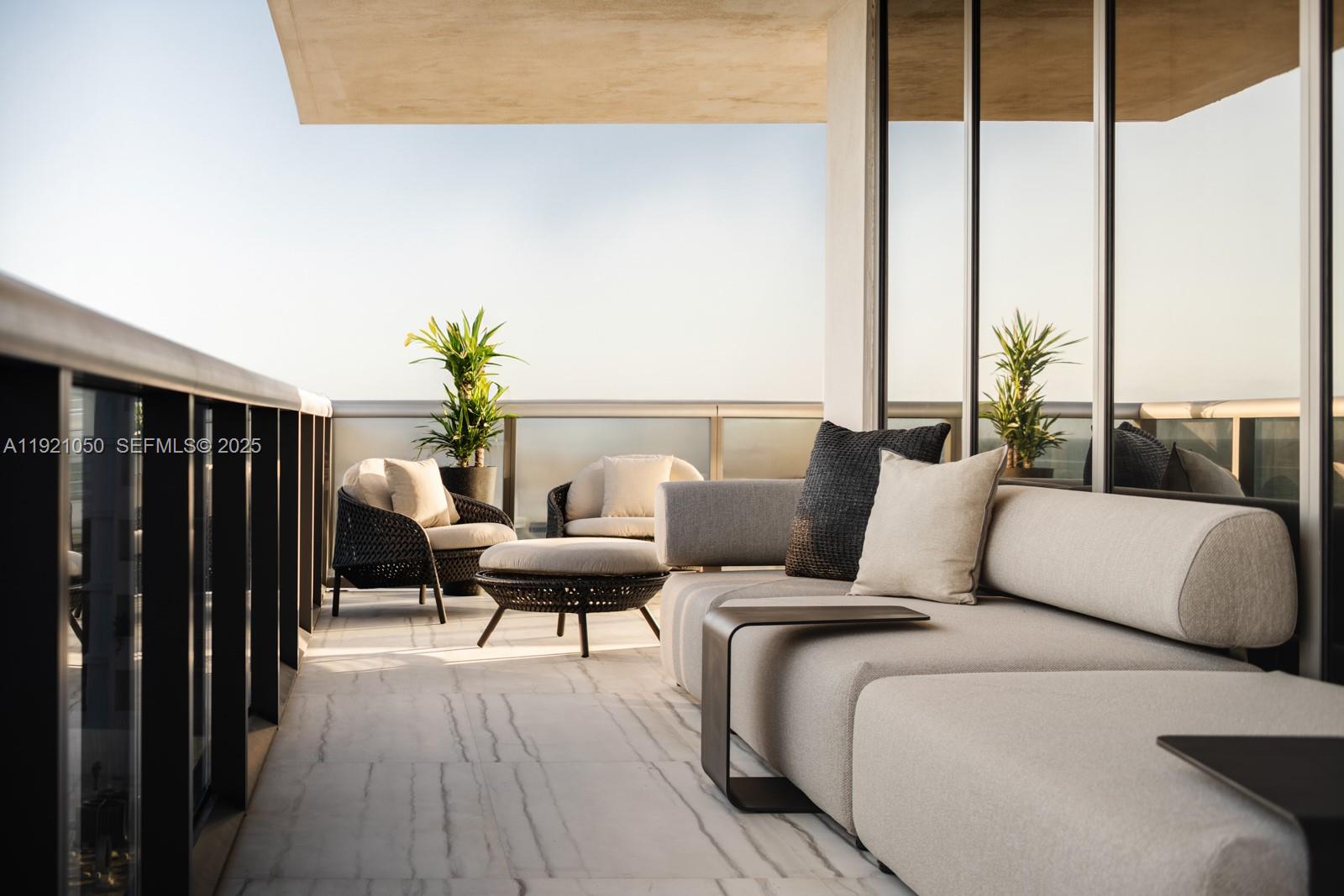 5875 Collins Ave #902 Miami Beach, FL 33140