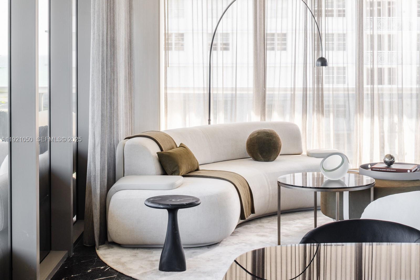 5875 Collins Ave #902 Miami Beach, FL 33140