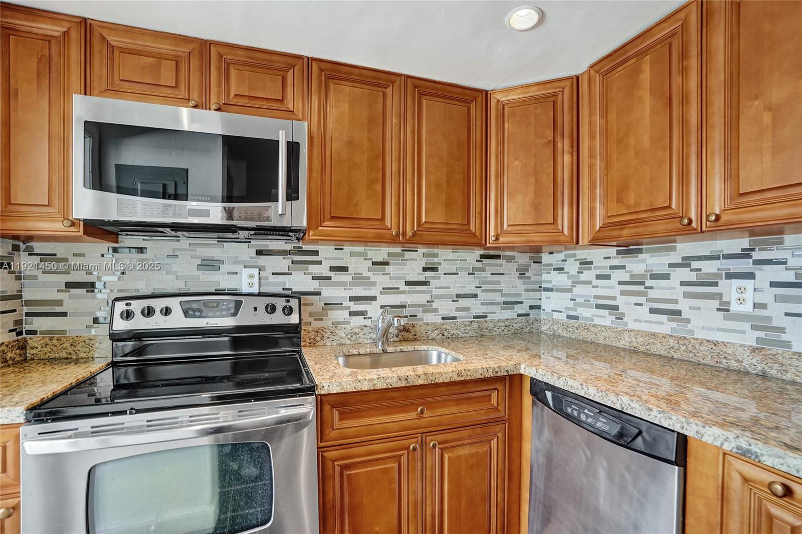 1535 SE 15th St #208 Fort Lauderdale, FL 33316