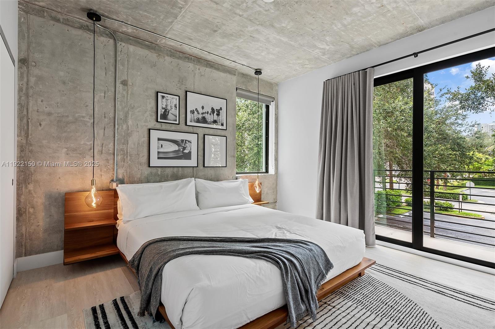 637 NE 4th Ave Fort Lauderdale, FL 33304