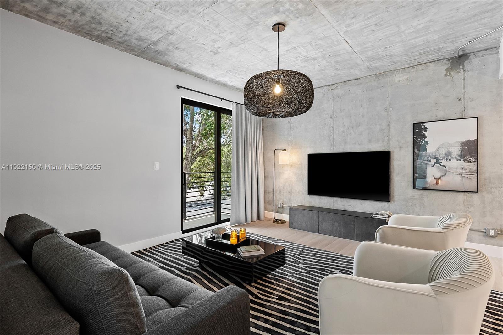 637 NE 4th Ave Fort Lauderdale, FL 33304