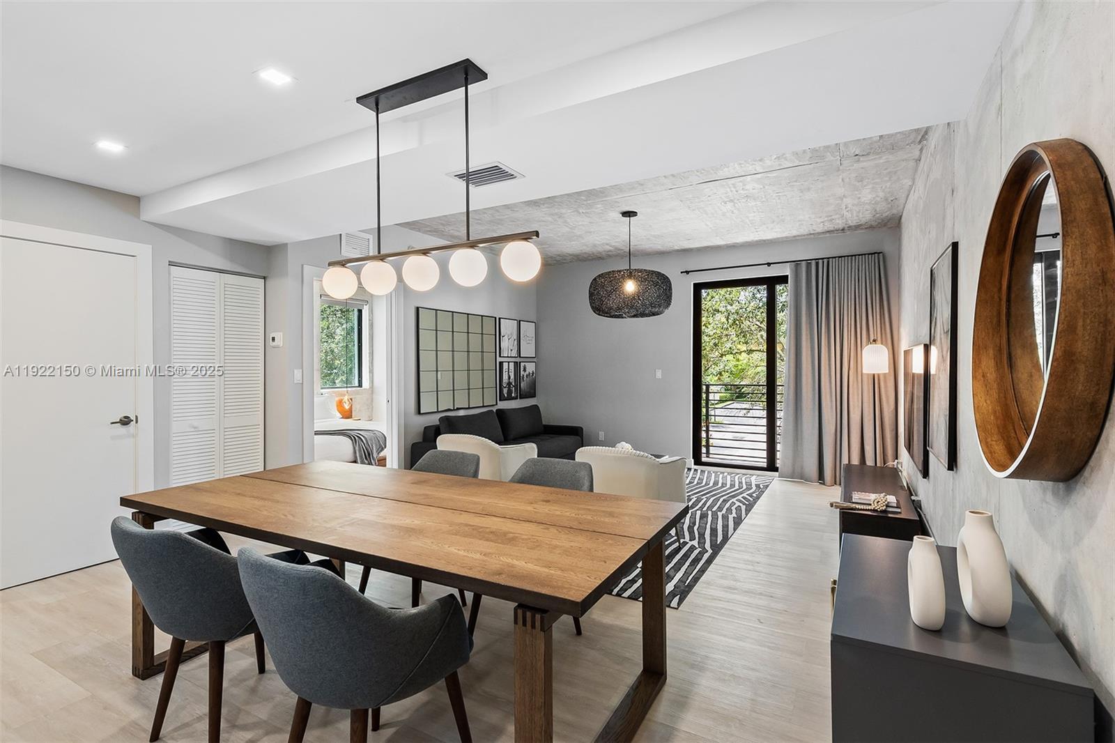 637 NE 4th Ave Fort Lauderdale, FL 33304