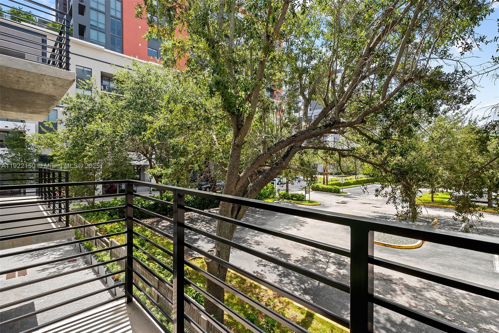 637 NE 4th Ave Fort Lauderdale, FL 33304