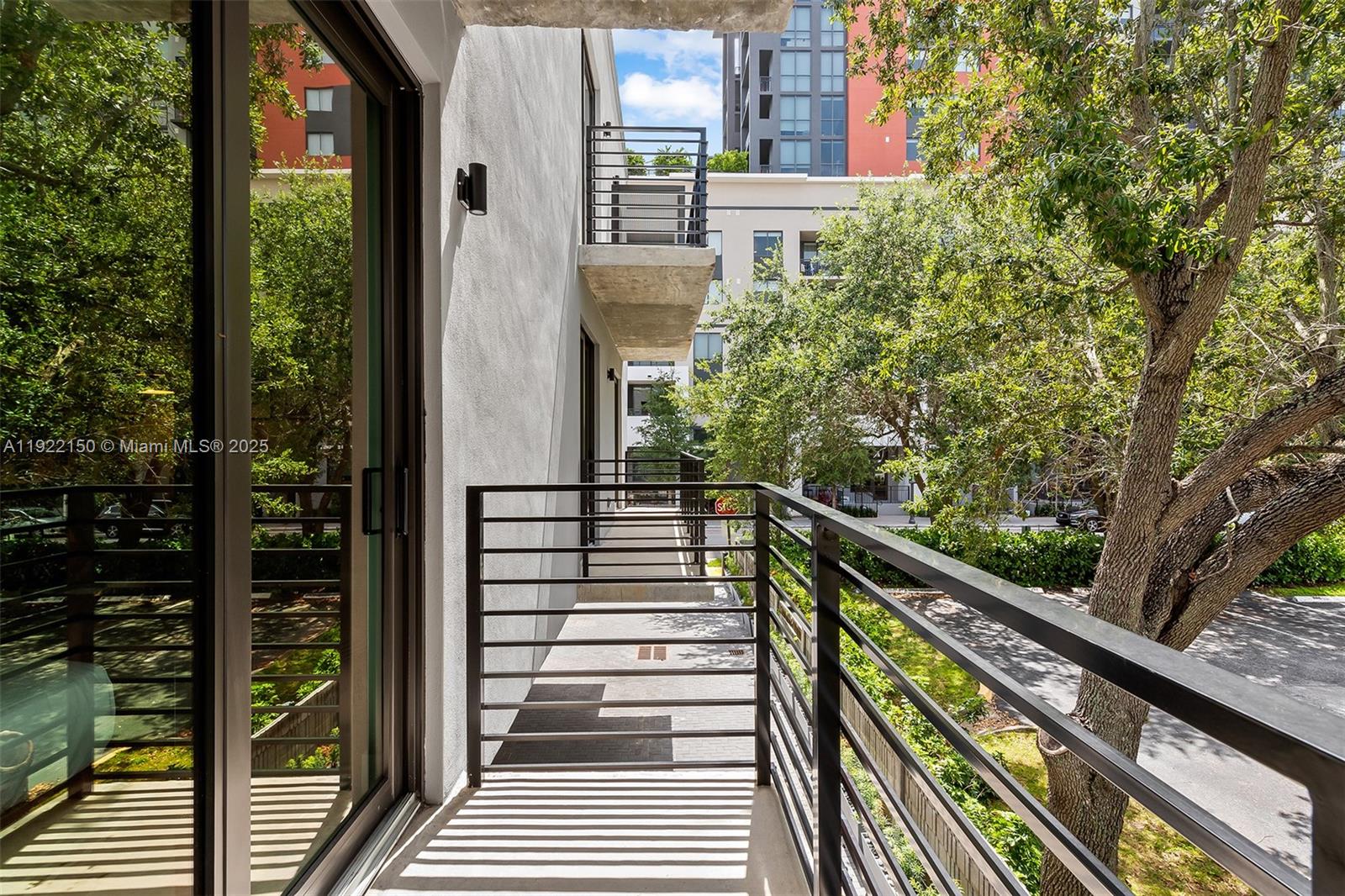 637 NE 4th Ave Fort Lauderdale, FL 33304