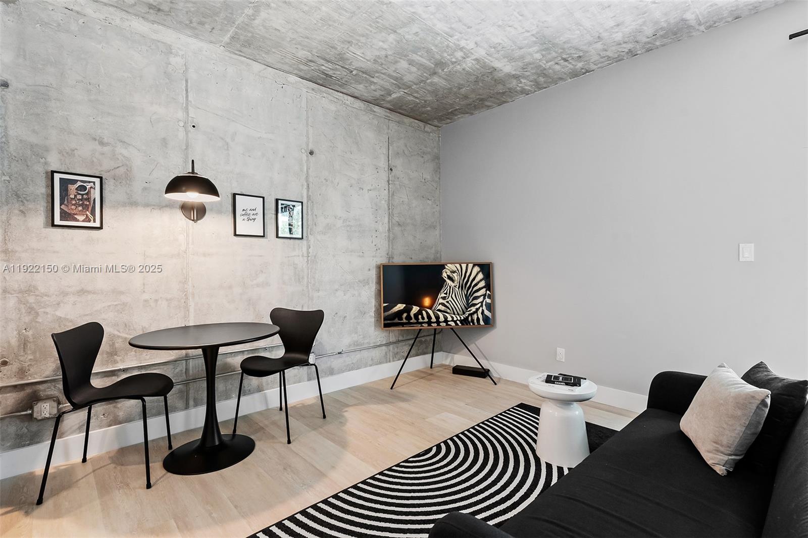 637 NE 4th Ave Fort Lauderdale, FL 33304