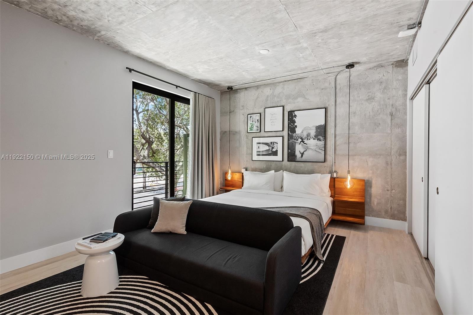 637 NE 4th Ave Fort Lauderdale, FL 33304