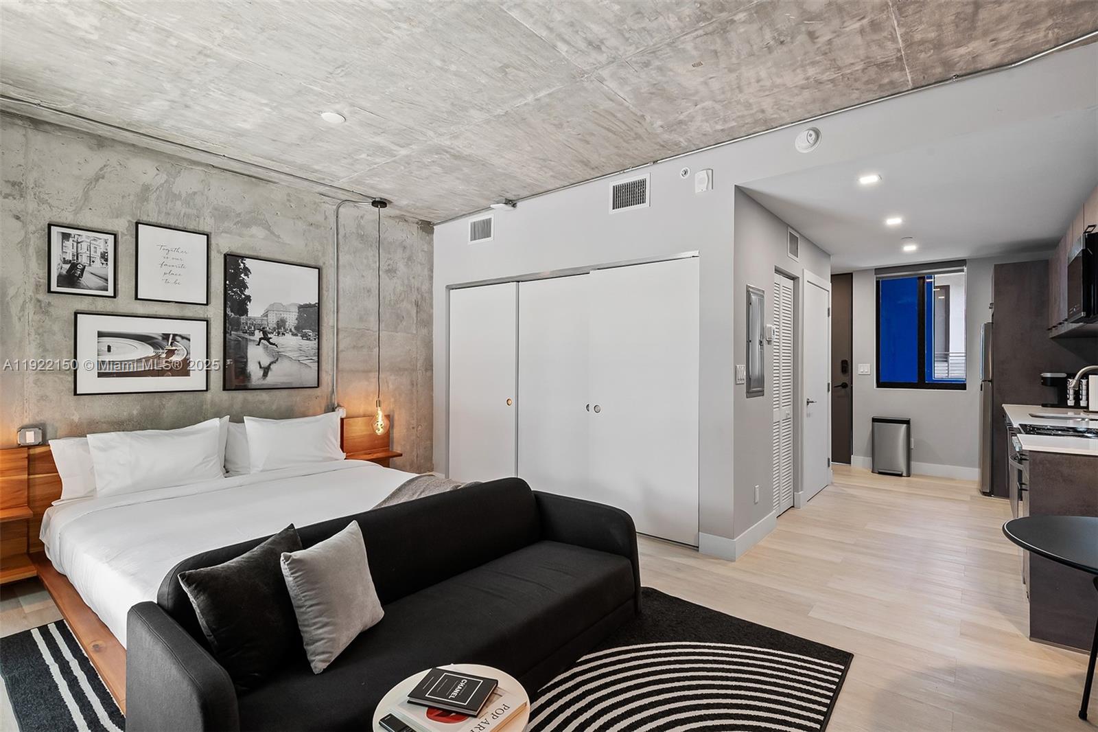 637 NE 4th Ave Fort Lauderdale, FL 33304