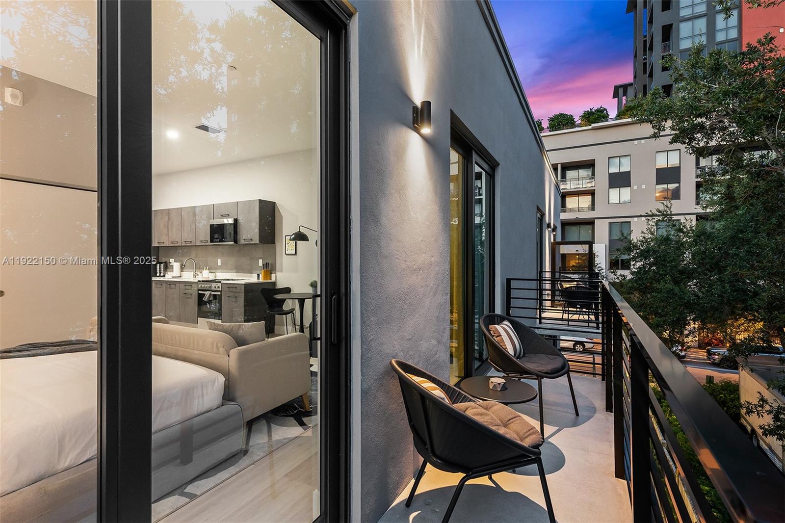 637 NE 4th Ave Fort Lauderdale, FL 33304