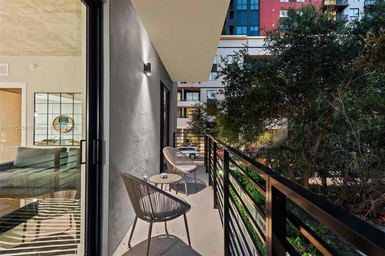 637 NE 4th Ave Fort Lauderdale, FL 33304