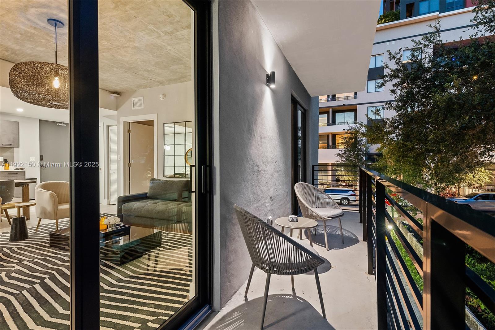 637 NE 4th Ave Fort Lauderdale, FL 33304