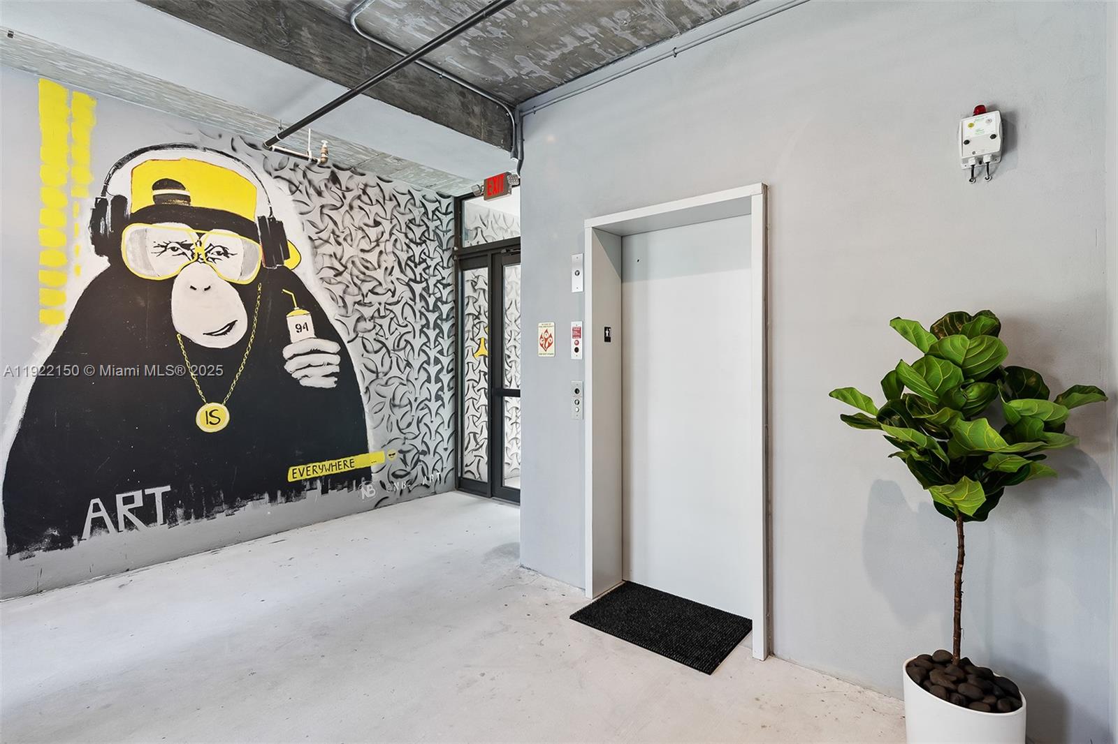 637 NE 4th Ave Fort Lauderdale, FL 33304