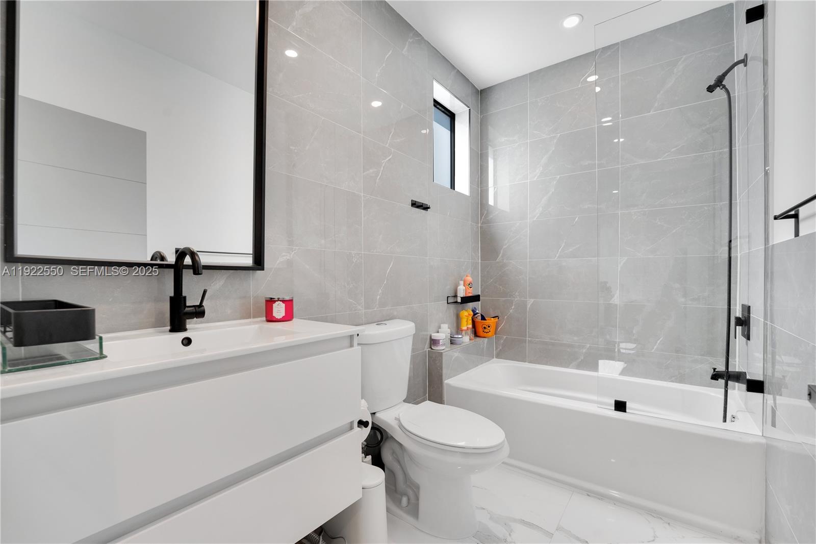 2320 SW 14th St Miami, FL 33145