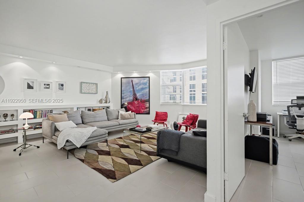 3301 NE 5th Ave #814