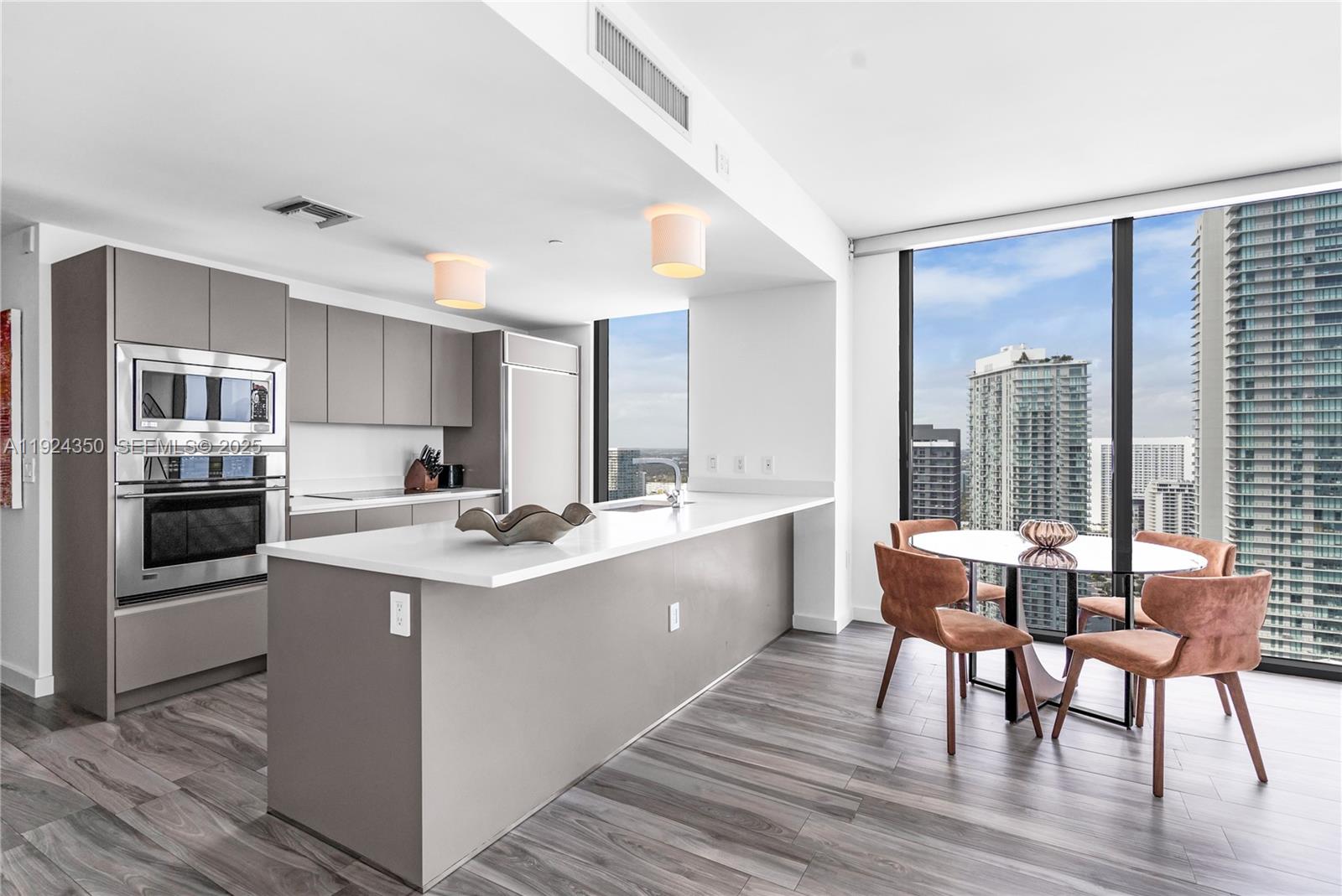 460 NE 28th St #3601 Miami, FL 33137