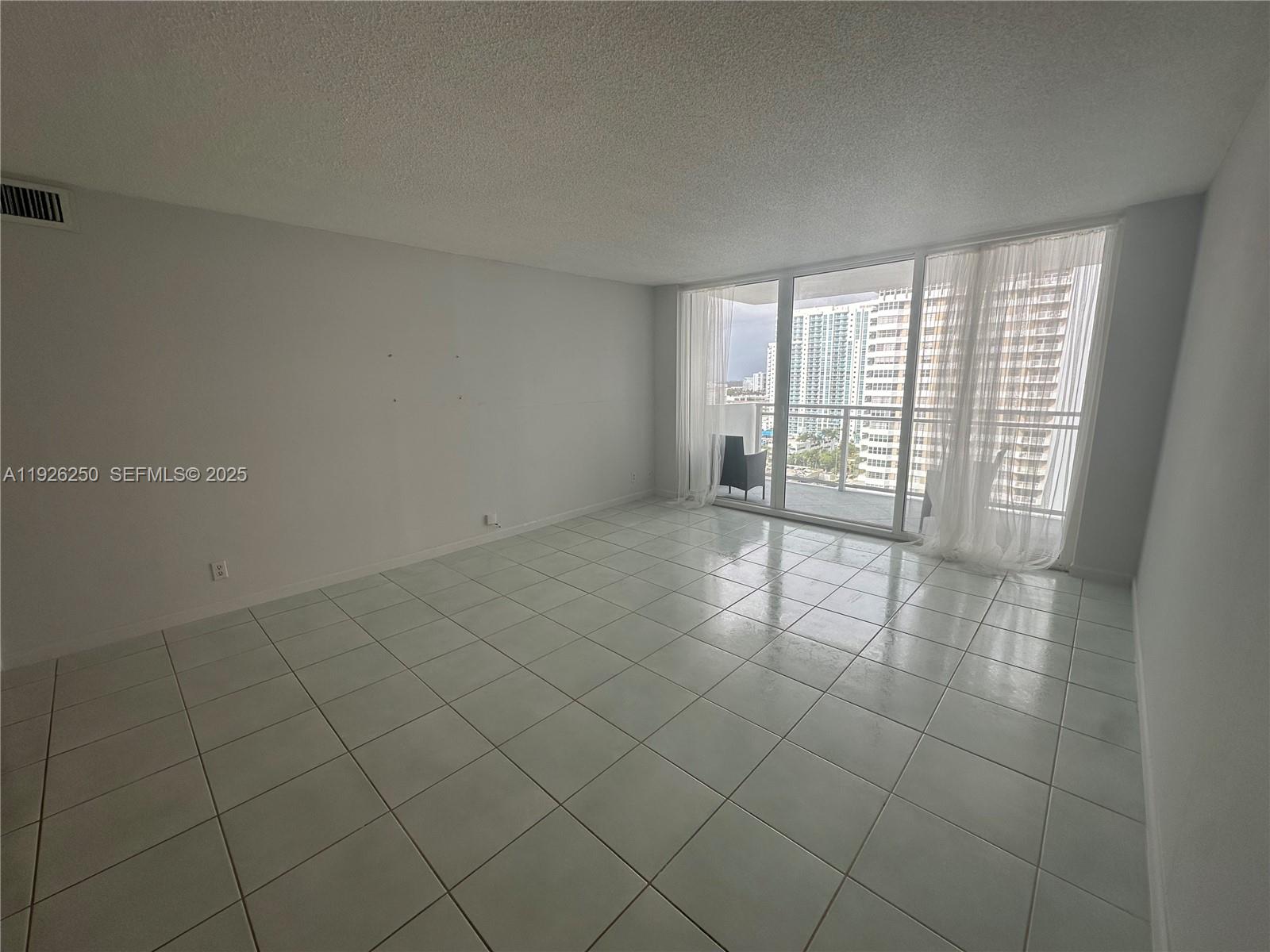 2030 S Ocean Dr #1705 Hallandale Beach, FL 33009